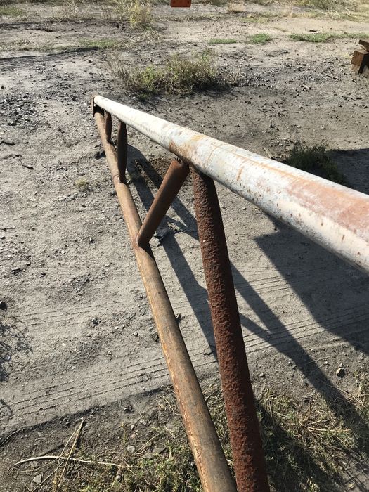 Продам ферми двухскатні і стовпи