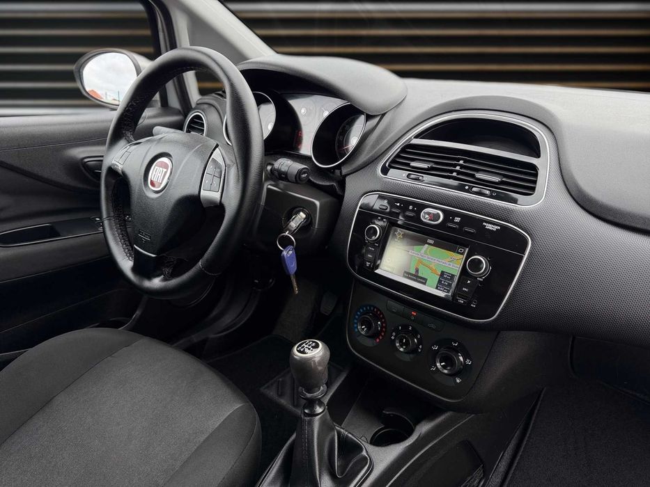 Fiat Punto Young 1.2 GPS+Vidros Esc. c/Garantia - 124€ p/mês
