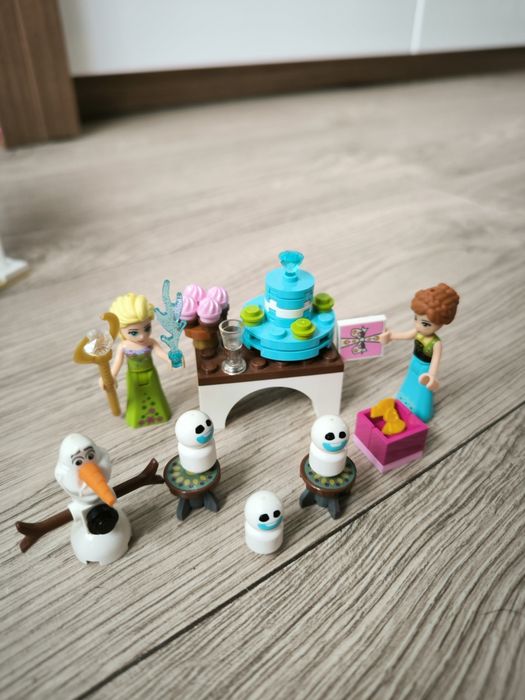 Zestaw LEGO 41068 Frozen z Olafem Arendelle Castle Celebration