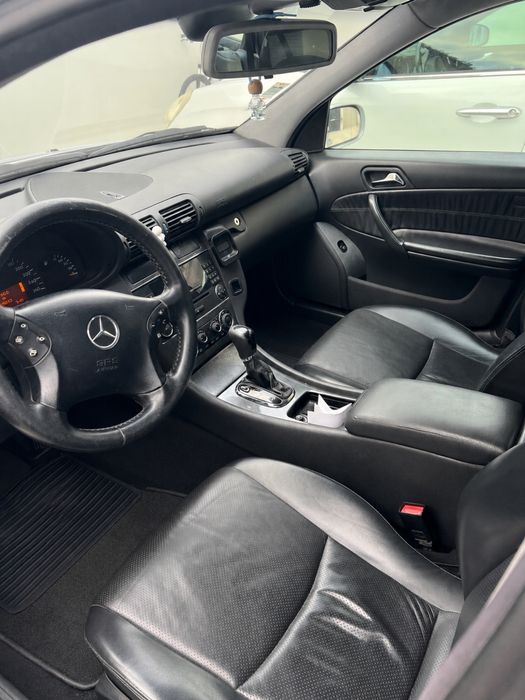 Mercedes-Benz C220