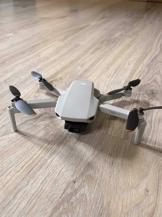 DJI Mini 4K Fly More Combo | 3 baterie | DJI Care 01.2027 | 2h nalotu