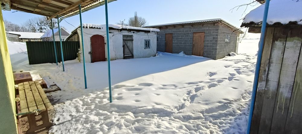 Продам житловий будинок в селі Пекалів