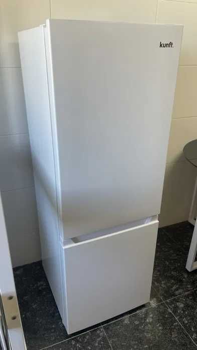 Frigorífico Kunft 175L, 143cm