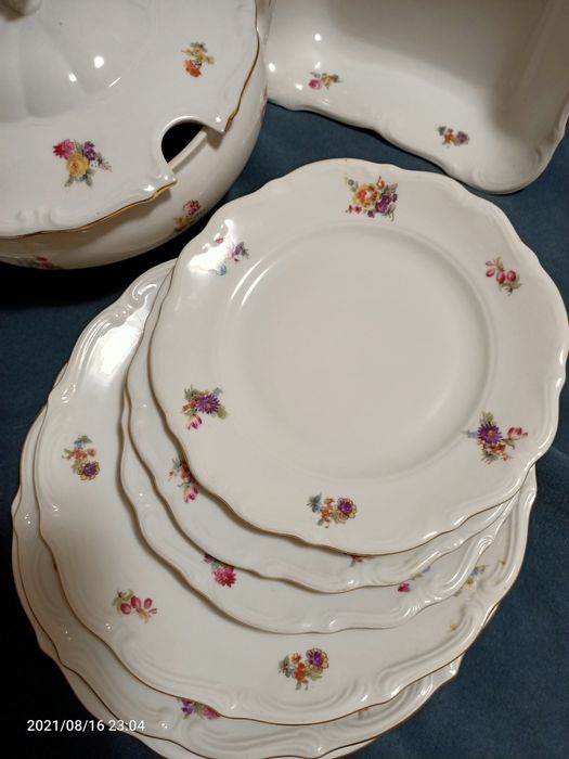 Продам винтажный сервиз .