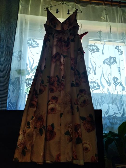 Sukienka maxi w kwiaty