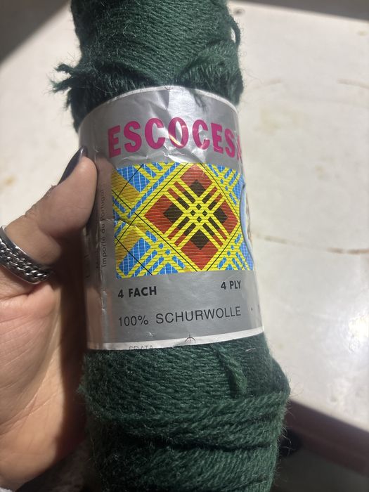 Meadas verde-escuro pura lã virgem 100 gramas