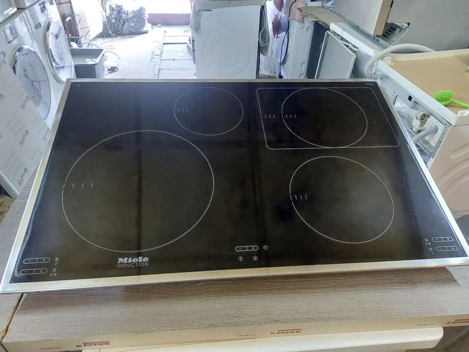 Індукційна варильна поверхня Miele KM 5955