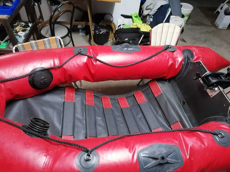 Barco insuflável + motor