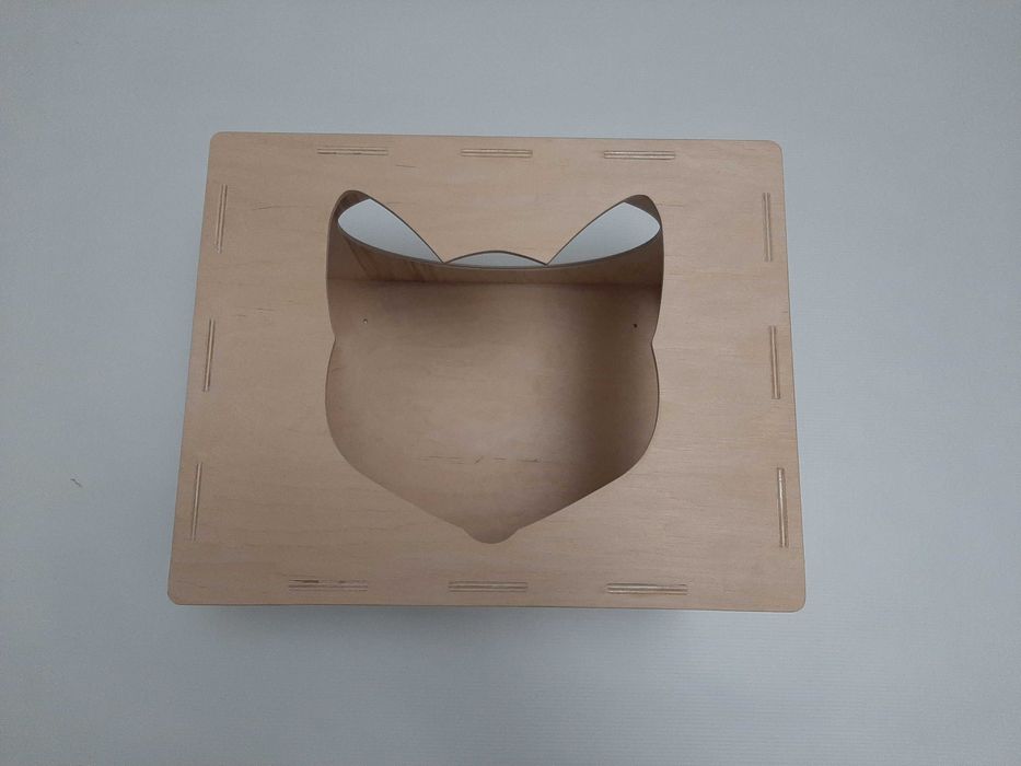 Wiszący domek, budka dla kota na ścianę