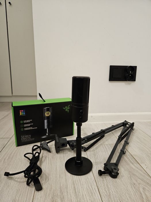 Mikrofon Razer Seiren Emote + uchwyt ramię