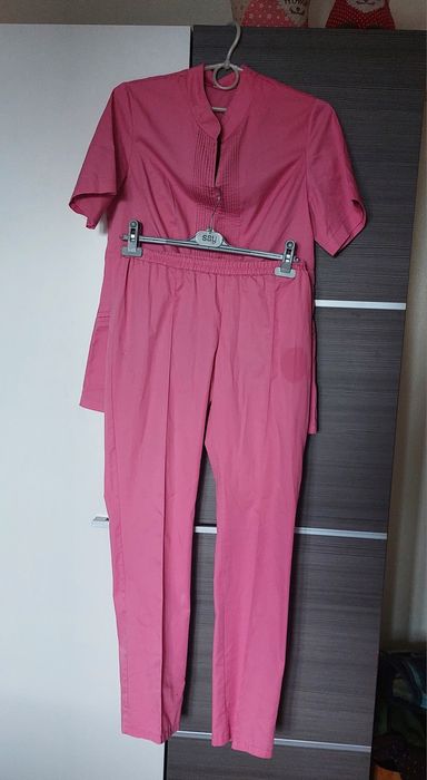 Халати,костюми медичні бу ( стан відмінний)