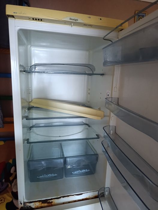 Холодильник Snaige