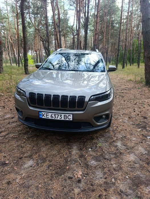 Продам джып чероки