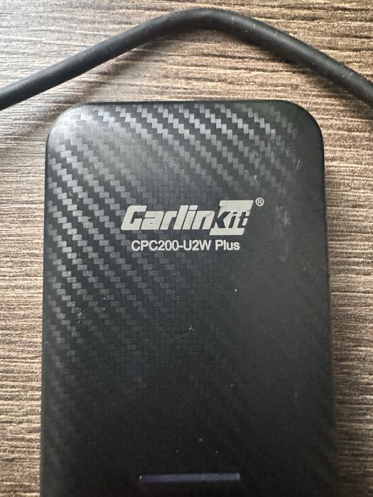 Адаптер CarlinKit для бездротового Apple CarPlay або Android Auto