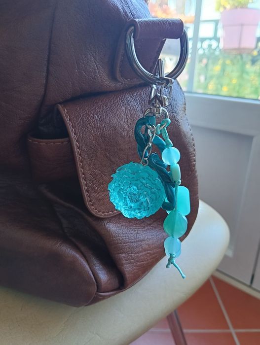 Bag charm artesanal FLOR acessórios para malas ou porta chaves