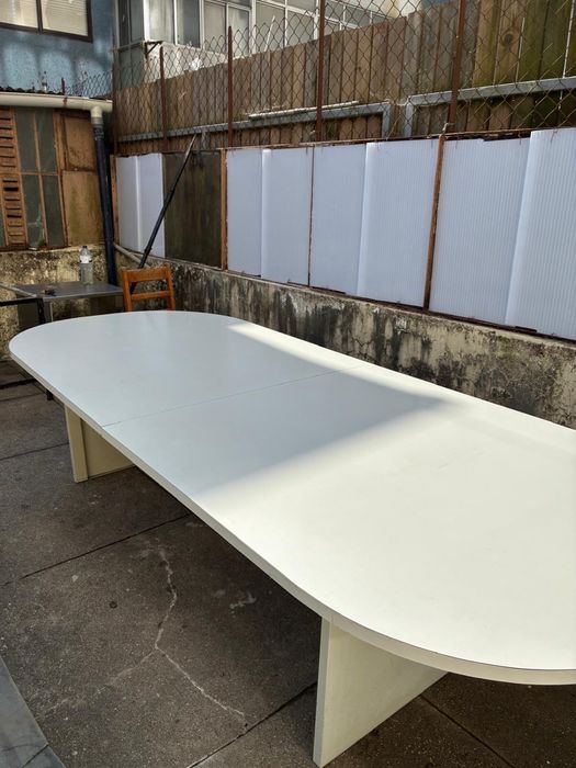 Mesa de jantar/reuniões