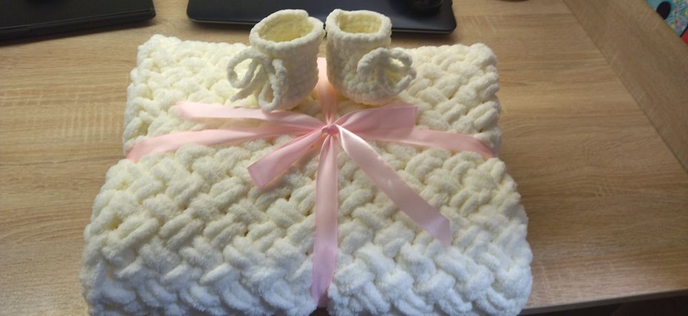 Пледи, теплі, ніжні, м'які