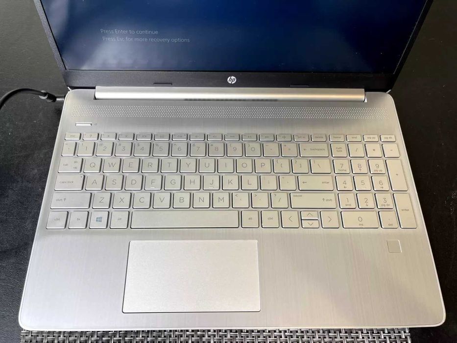 HP 15-dy2035tg  i3-1125G4 8GB  256GB SSD 1920x1080 IPS