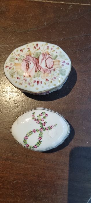 Miniaturas decorativas em porcelana