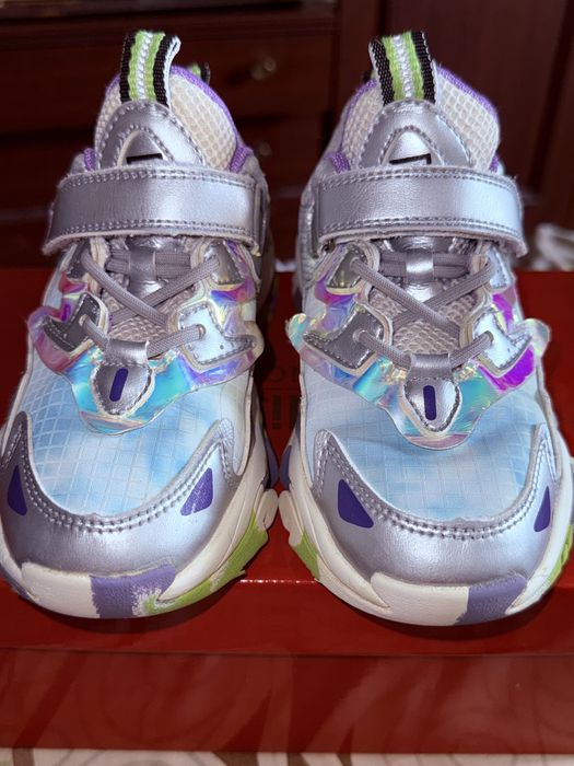 Круті кросівки для дівчинки 30р 18,4см