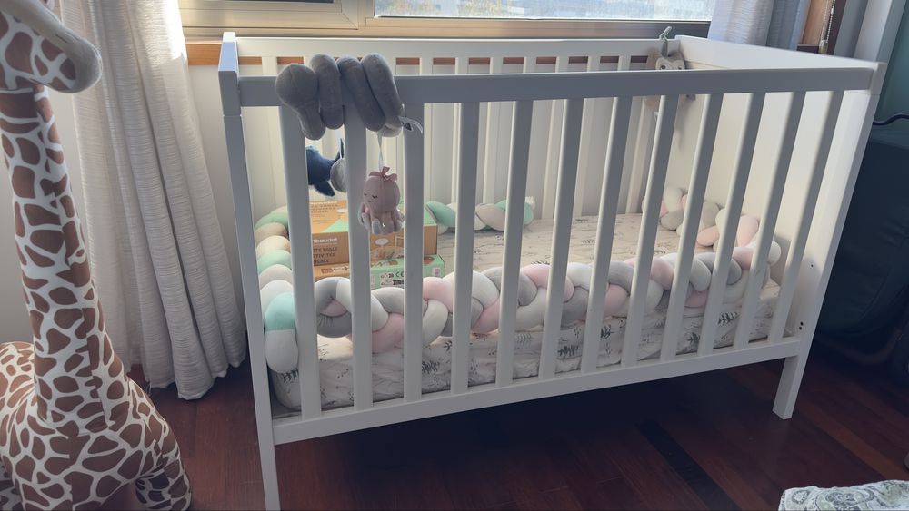 Berço IKEA + Colchão Zippy – NOVO, nunca usado