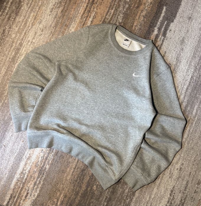Szara bluza nike