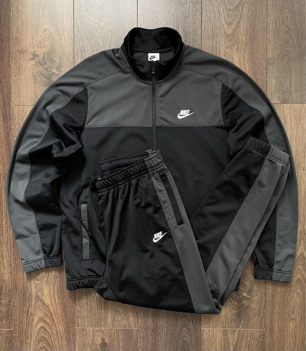 Спортивний костюм Nike Swoosh Essentials Track Suit оригінал спортивні штани nike олімпійка nike