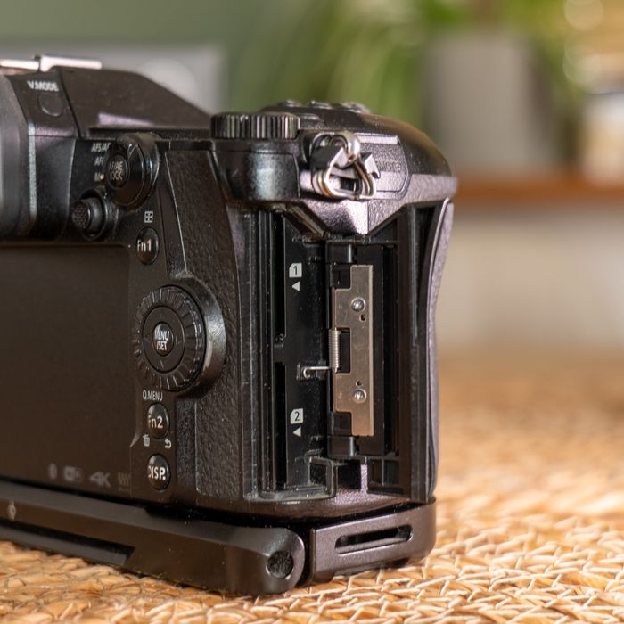 Panasonic Lumix G9 + 12-32mm / 25mm / baterie i klatka