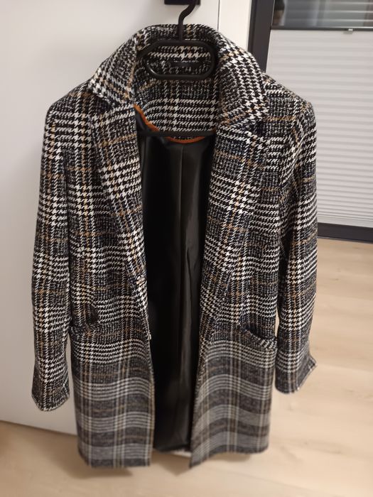Płaszcz damski w kratę