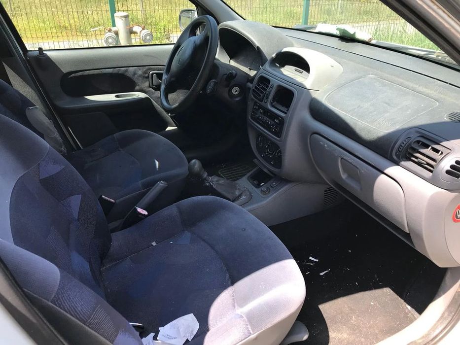 Renault Clio 1.2 5P 1999 - Para Peças
