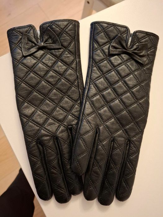 Ocieplane eleganckie rękawiczki pikowane