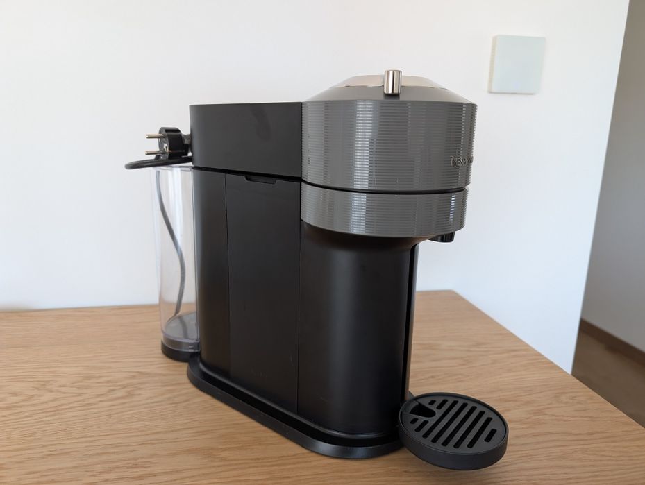Máquina café Nespresso Vertuo Next
