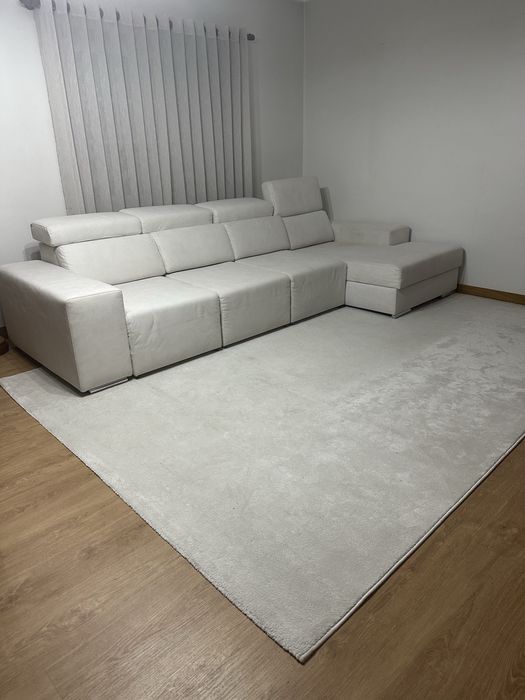 High-quality carpets and rugs, like new