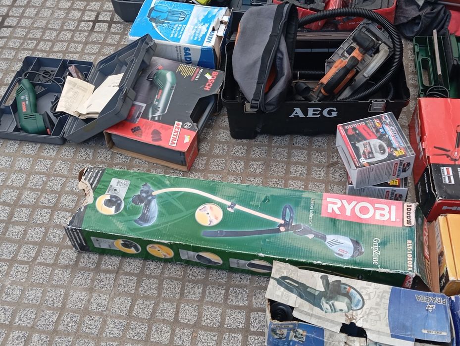 Várias máquinas para construção civil e outras