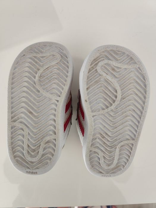 Sapatilhas adidas Superstar brancas e rosas tamanho 20