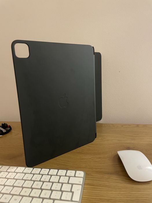 iPad Pro 13”_M4 - WiFi + e-Sim - 256 GB  - Com Todos os Acessórios