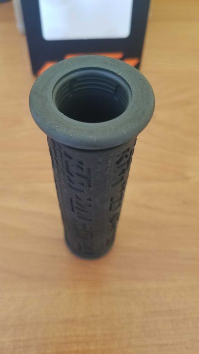Grip KTM 122mm uchwyt na kierownicę guma używany czarny