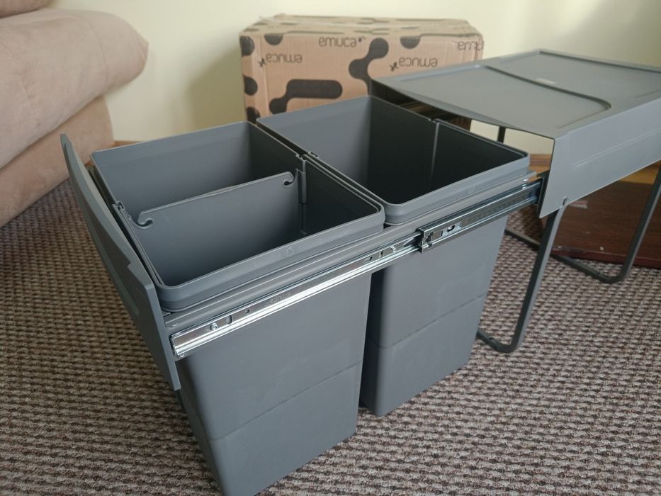 Wysuwany kosz do segregacji śmieci Emuca 40 l