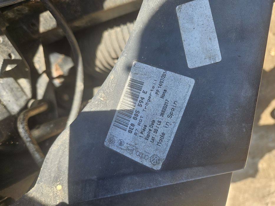 Pas przedni wentylator belka Audi A4 B7 2.0 TDI