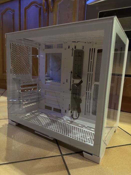 Lian Li O11 Dynamic Mini Snow Edition