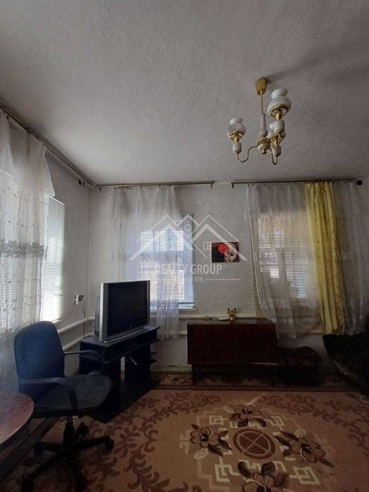 Продаж будинку в центрі села Веселе 20 км від Социка.