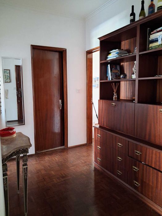 Apartamento T2 Em ótimas condições a Venda, Junto ao Parque Central da Amadora a bom Preço.
