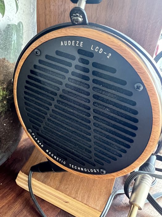 Audeze lcd-2 . Alcântara