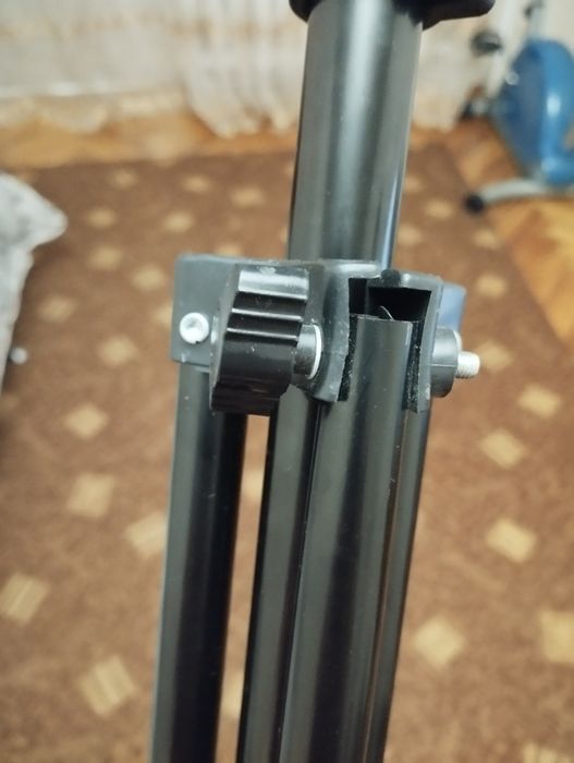 Штатив продам  или обменяю б.у