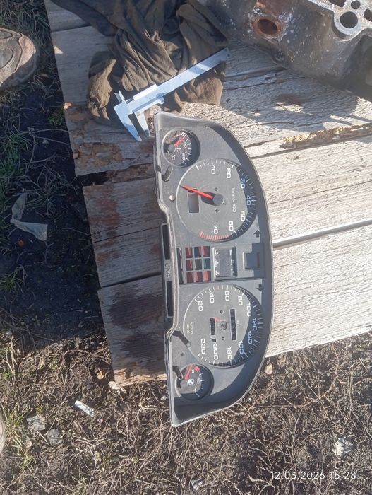 Продам на запчастини панель приладів.