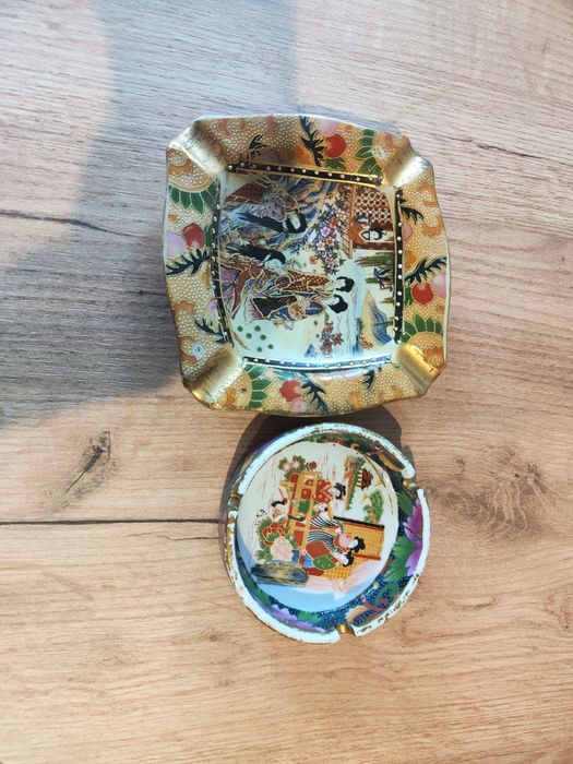 Stare popielnice motyw japoński