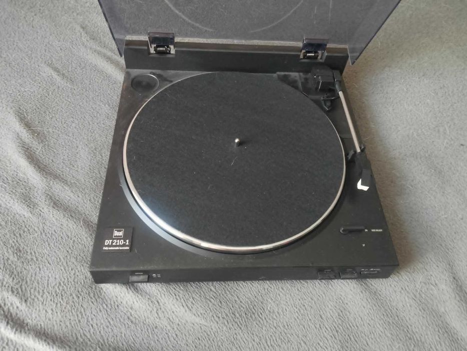 Gramofon Dual DT 210 z wejściem USB OPIS