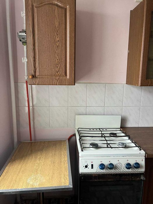 1к квартира, 37 кв.м,9/10,гарне розташування,будинок з цегли,не кутова