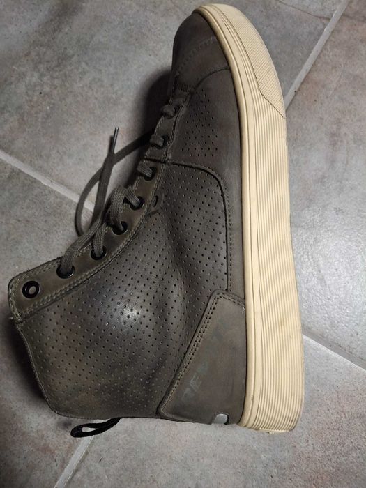 Botas Revit Arrow