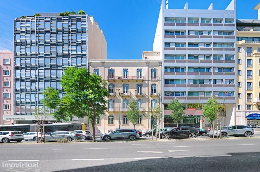 Arrenda-se quarto na Avenida Fontes Pereira de Melo, Lisboa. - Quarto